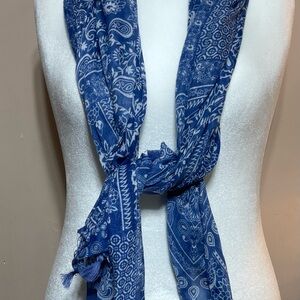 *** 3 for $20 *** Blue & White Paisley Scarf